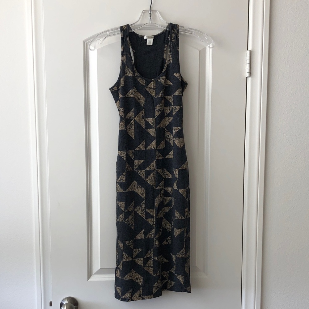 Bozzolo Grey Tank Midi Dress with Tan Geometric Print